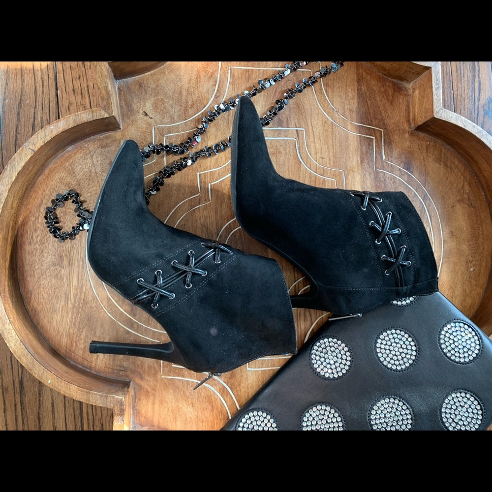 Guess Suede bootie - 5.5